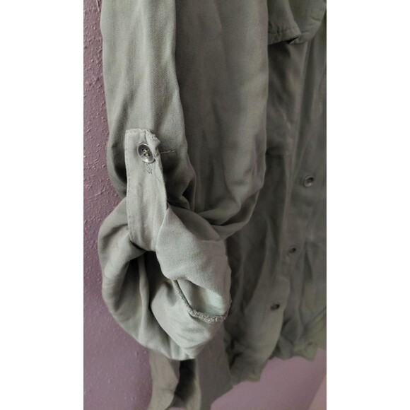 Free For Humanity 100% Viscose Button Up Rhinestone Skull Roll Tab SleeveTop O/S - Picture 2 of 10